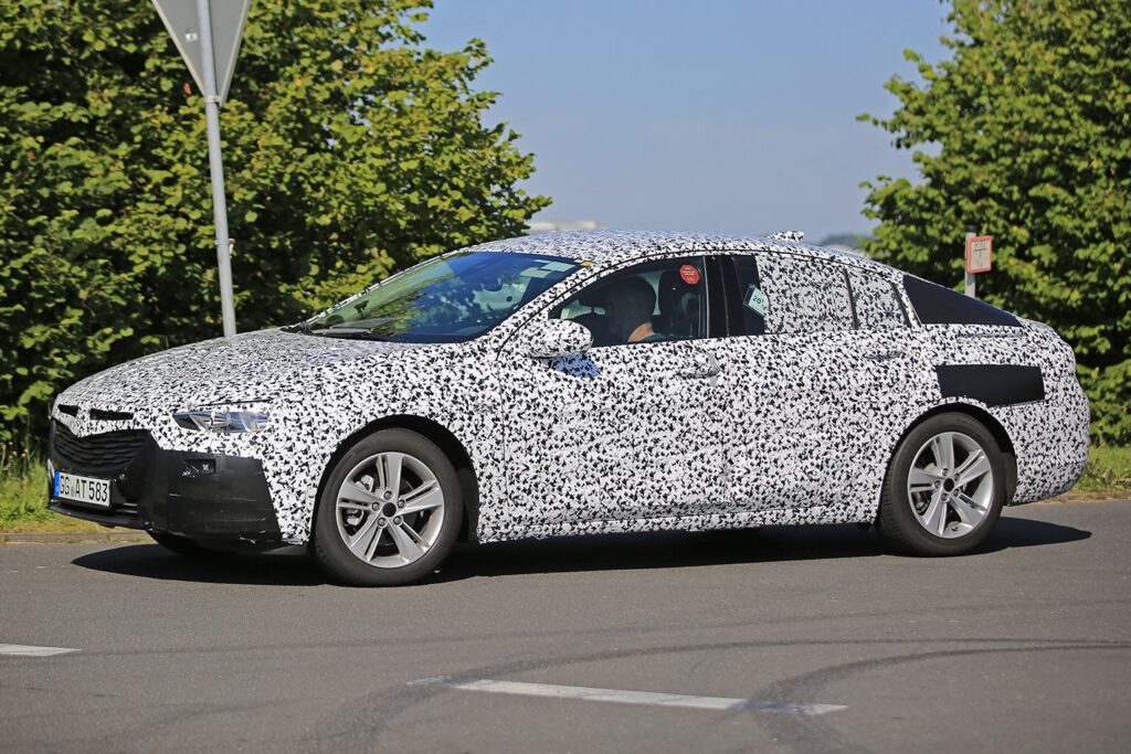 2017 Opel Insignia Spy Pics