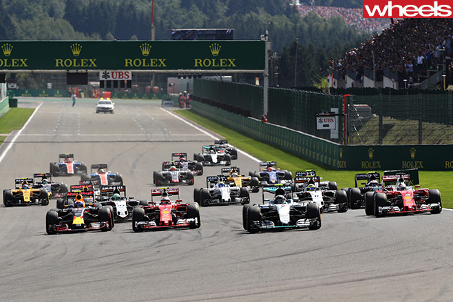 F1-cars -driving