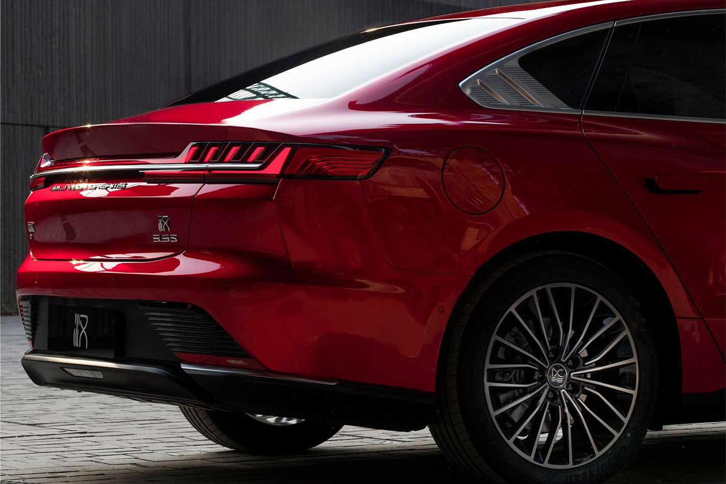 HAN BYD dragon claw tail-lights