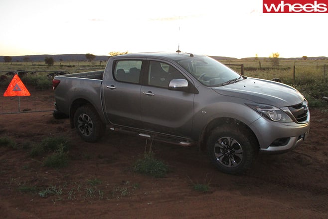 Finke -Desert -Race -Mazda -BT-50-side