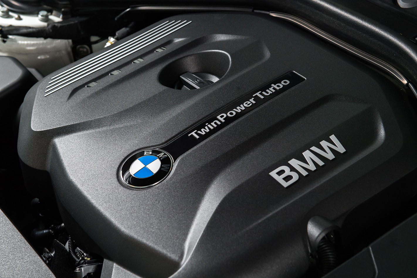 2017 BMW 125i engine.jpg