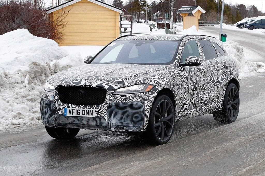 Jaguar F-Pace SVR