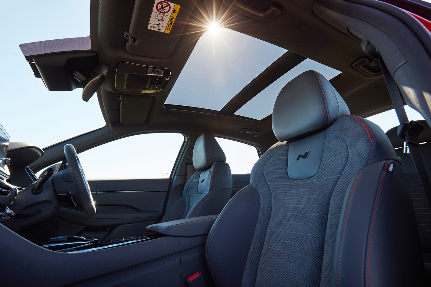 Needless to say, it features Apple CarPlay and Android Auto smartphone pairing that will allow you to listen to your favourite tuned via the 12-speaker Bose premium audio system with multi-channel surround sound.