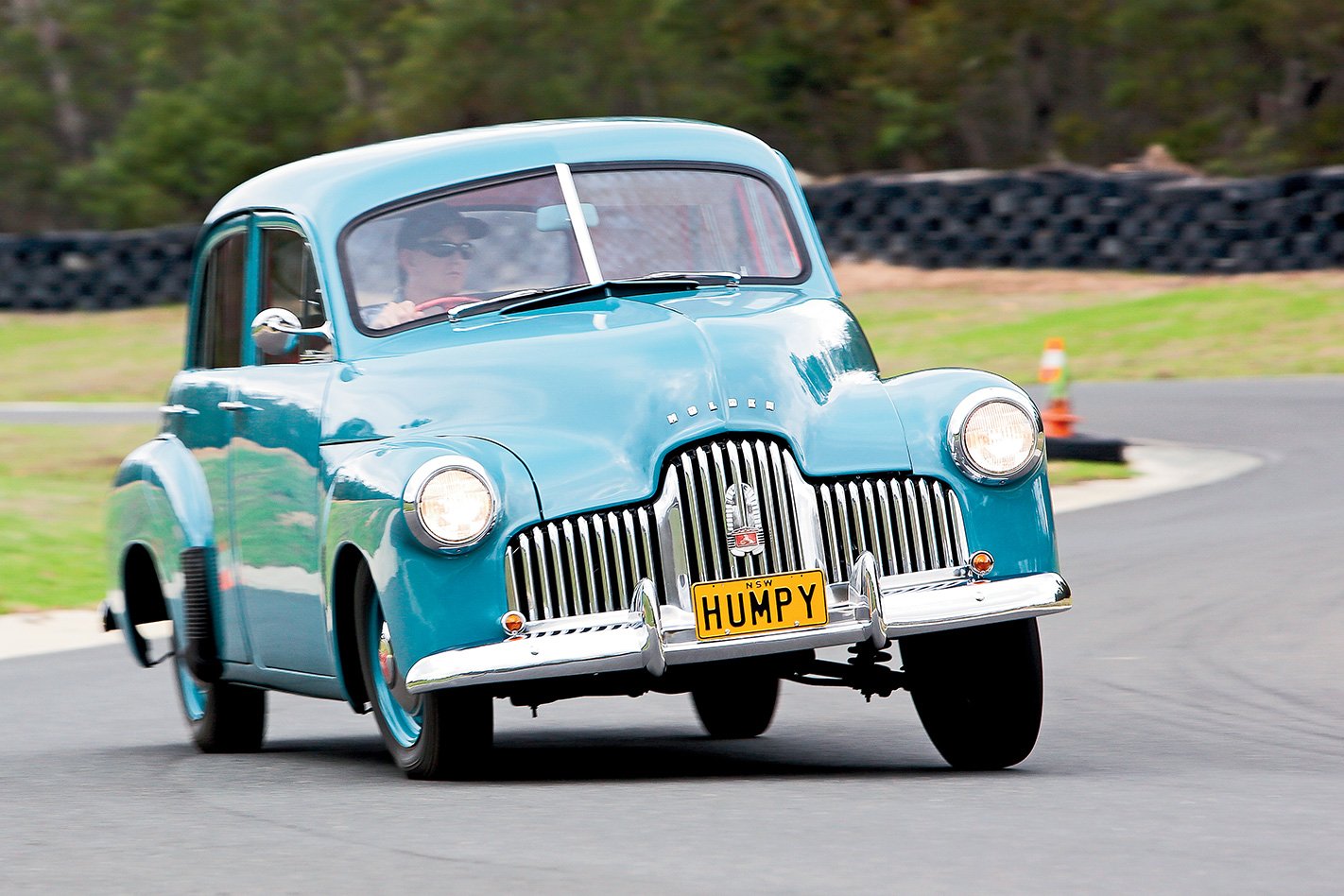 1948-Holden-215-FRONT.jpg