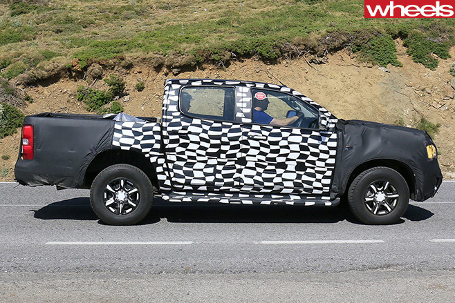 Holden -Colorado -spy -pic -side