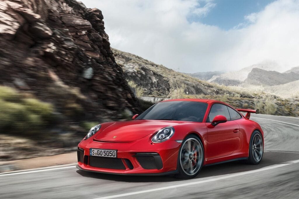 991.2 911 gt3 driving