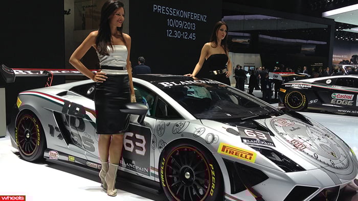 Frankfurt Motor Show 2013: Girls of Frankfurt