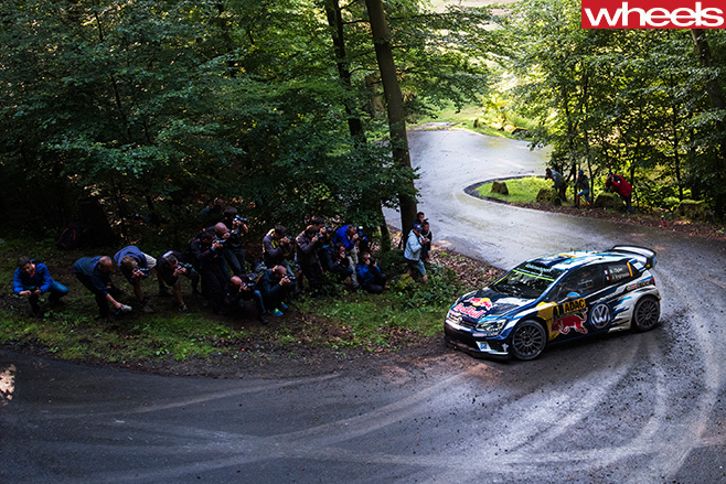Ogier -VW-Polo -driving -around -rally -circuit