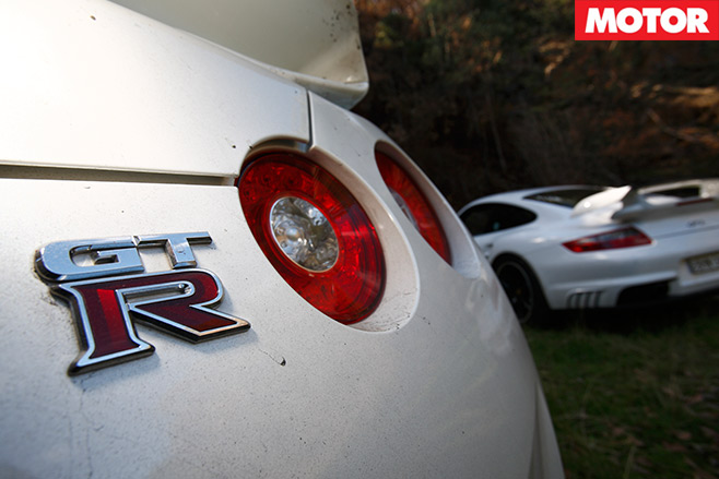 Nissan -GT-R-vs -Porsche -911-GT2-embed -9