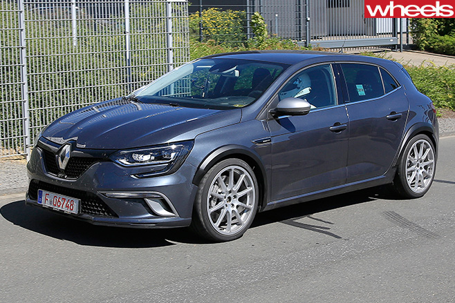 2016-Renault -Megane -RS-front -side