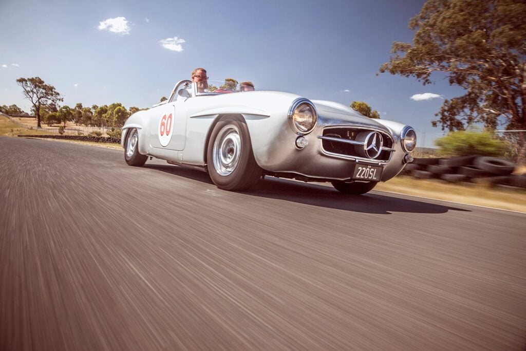 Mercedes-Benz 220SL
