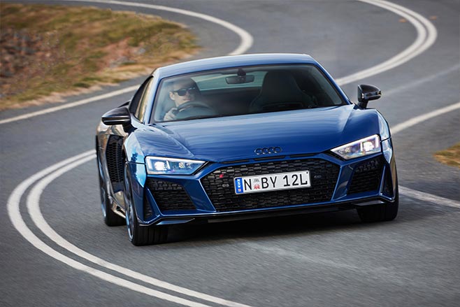 2020 Audi R8 Performance cornering
