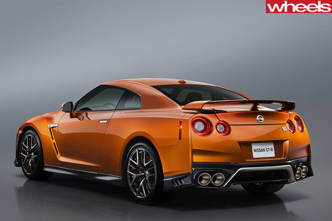 Nissan -GT-R-front -side-