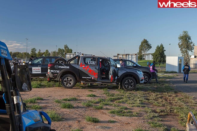 Wheels -Mazda -BT-50-finke -side -doors -open