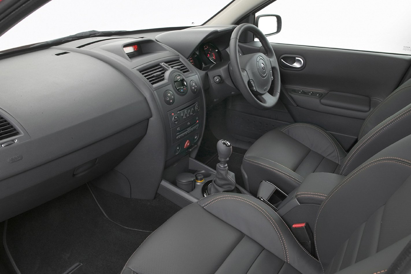 2005-Renault-Sport-Mégane-Cup-interior.jpg