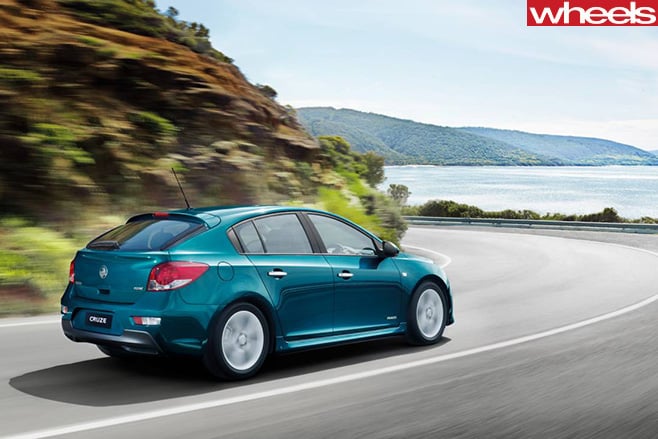 Holden -Cruze -rear -driving