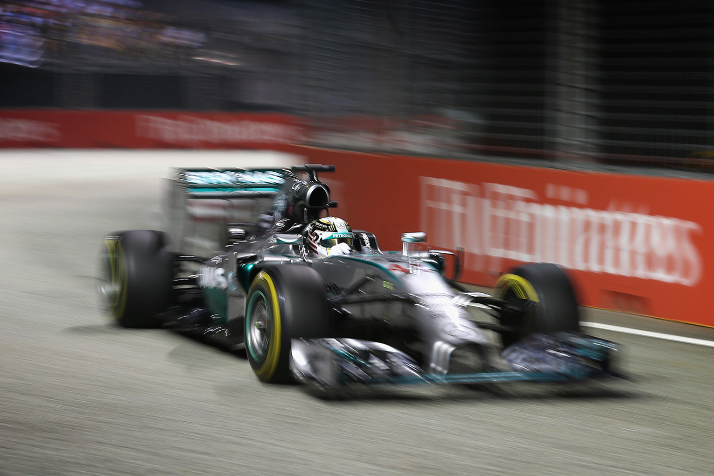 Hamilton wins at Singapore F1 GP