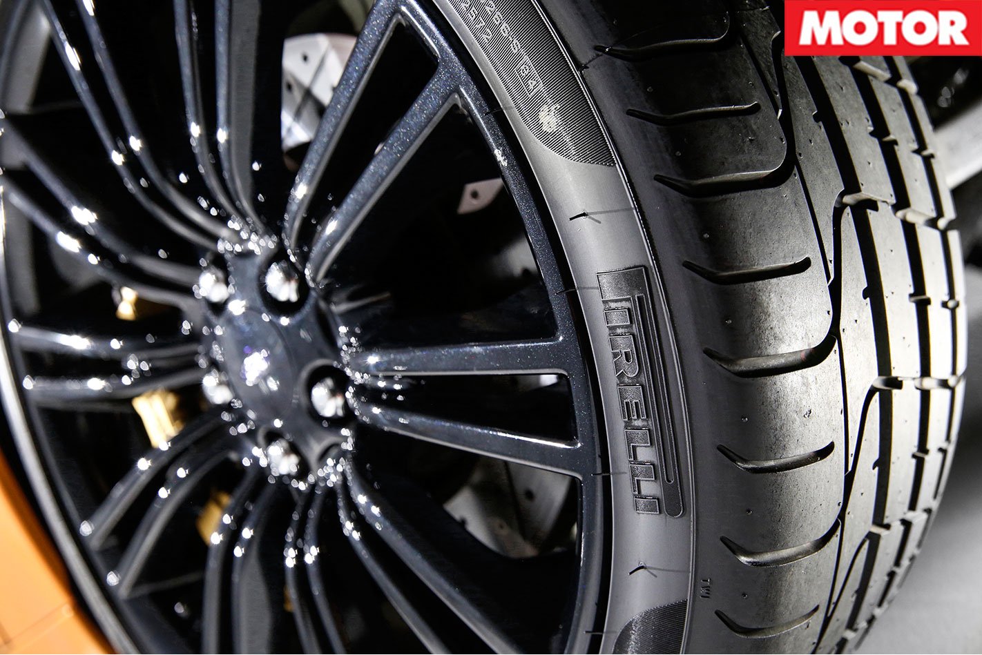 Ford -Falcon -XR8-Sprint -tyre