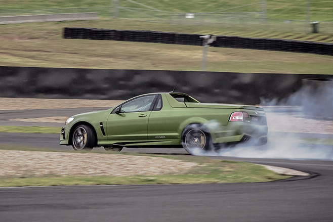 Chris -Harris -with -HSV-Maloo -tyre -smoking