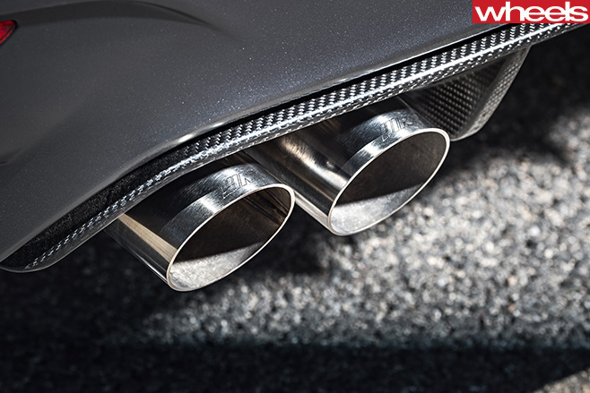 BMW-M4-GTs -exhaust