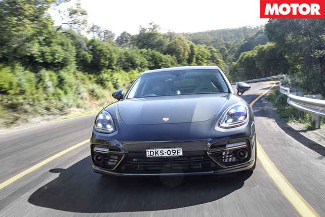 2017-Porsche -Panamera -front