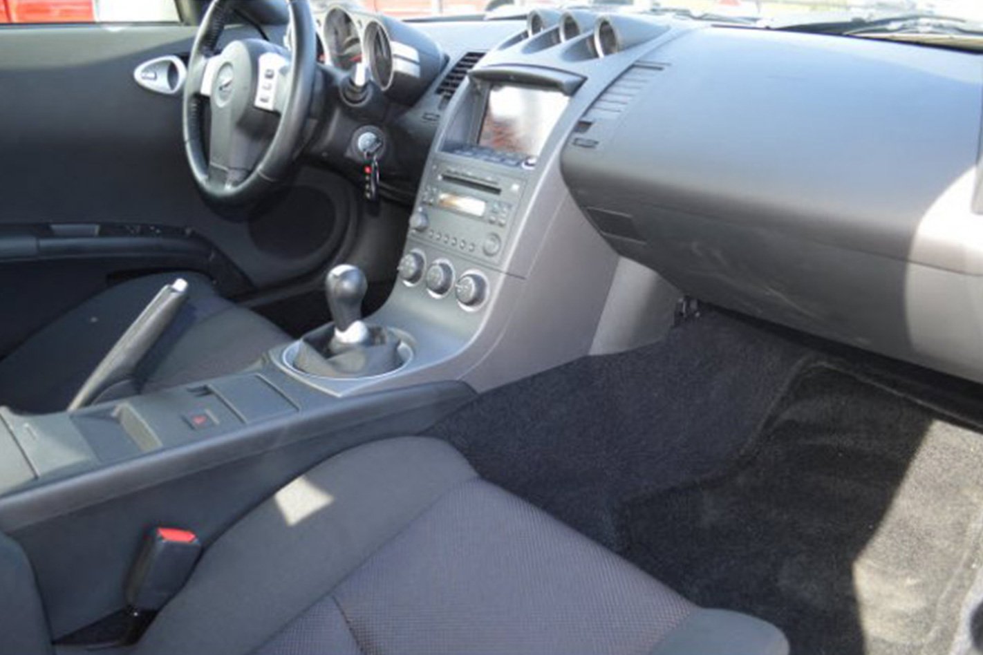 2003 Nissan 350Z interior