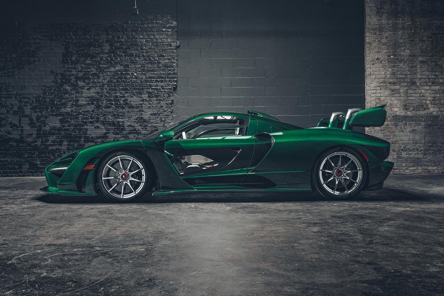 McLaren Senna profile