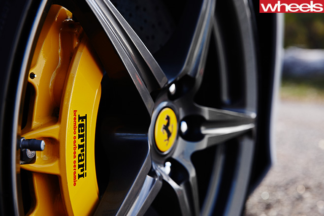 Ferrari -458-convertible -brake -calipers
