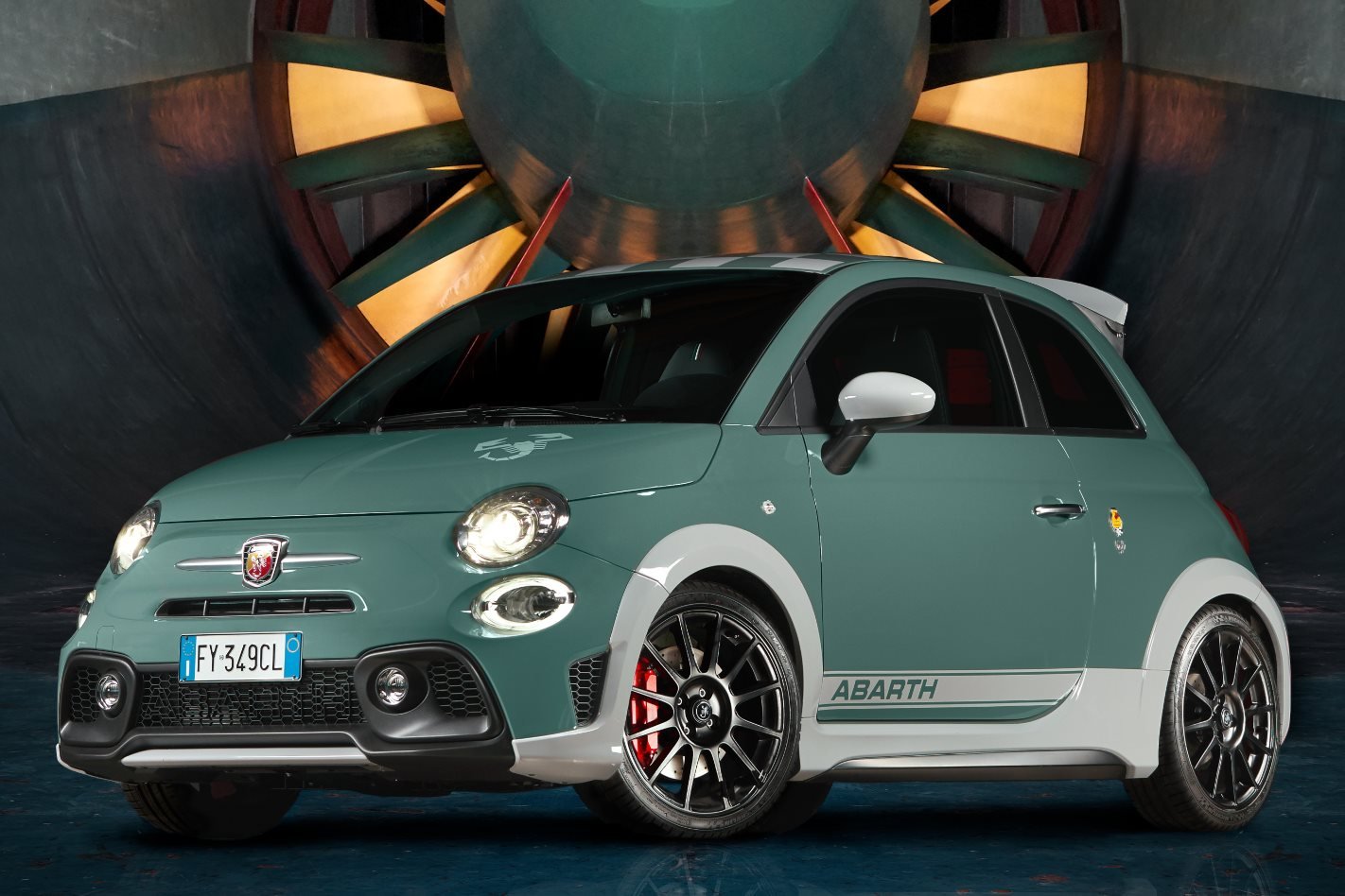 2020 Abarth 695 70 Anniversario