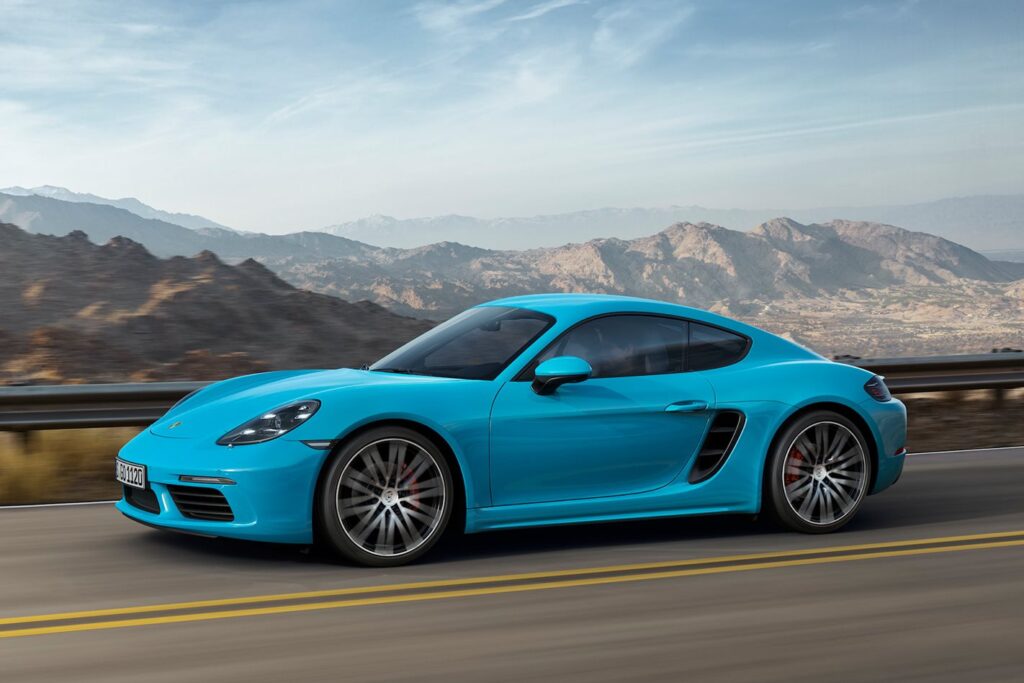 Porsche 718 Cayman revealed
