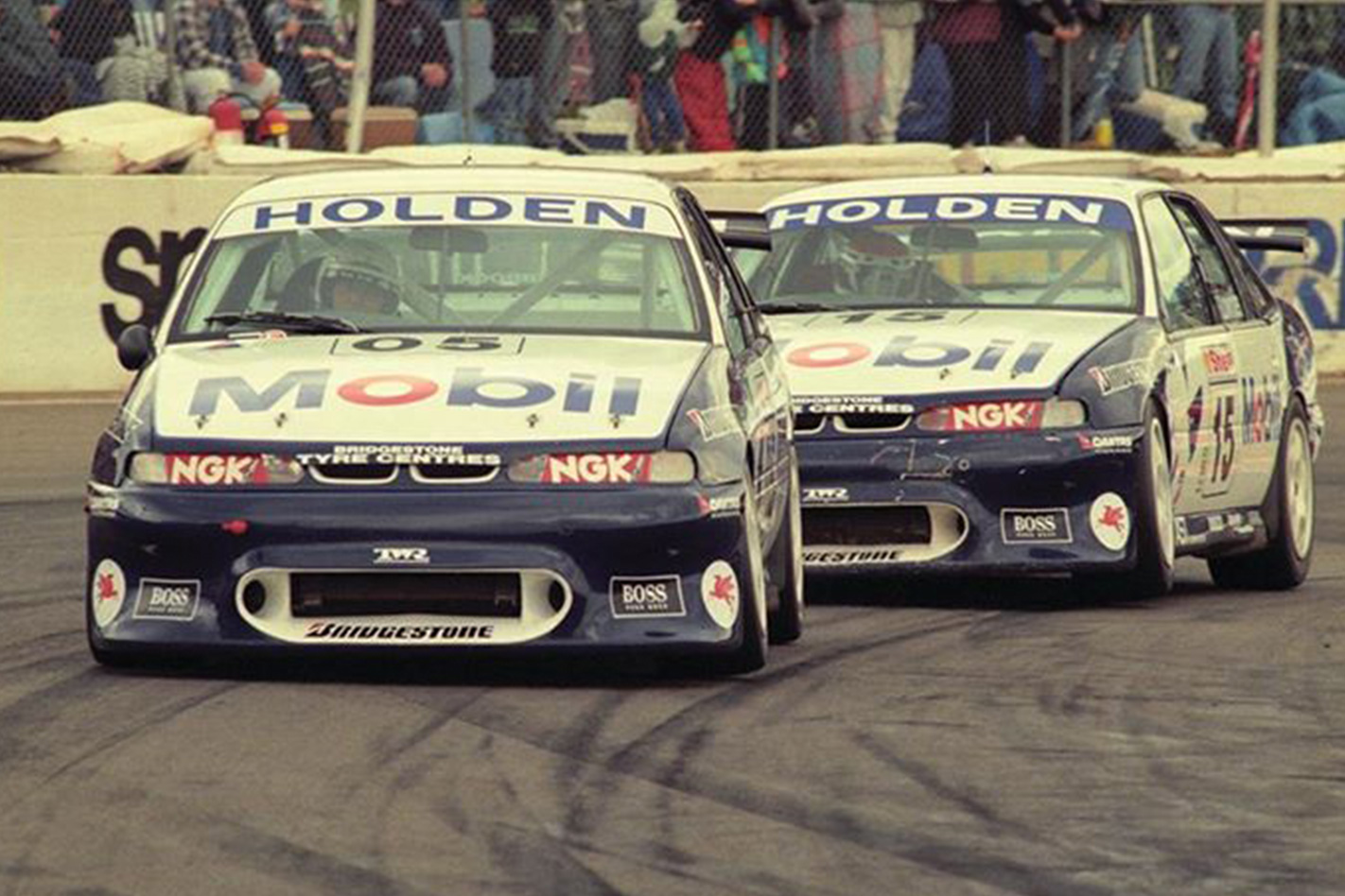 Holden Commodore Mobil 1 Retro.jpg