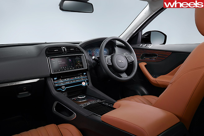 Jaguar -F-Face -Front -at -Frankfurt -Motor -Show -interior-