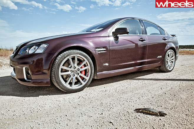Holden -VE-Commodore -parked -side