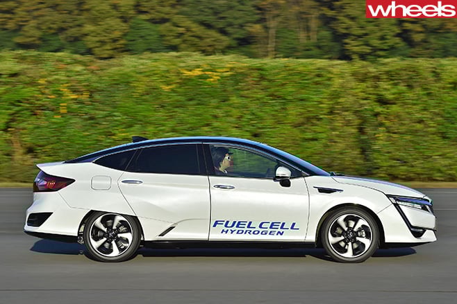 Honda -Clarity -Fuel -Cell -Vehicle -side