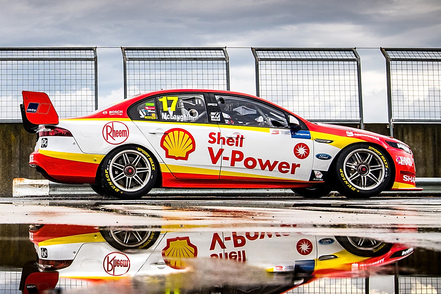 Penske Team Ford Falcon FG X side
