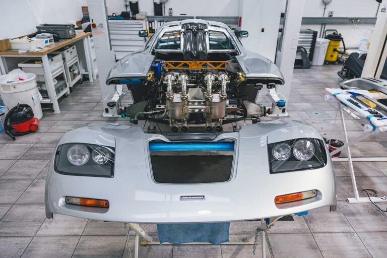 McLaren F1 routine maintenance service