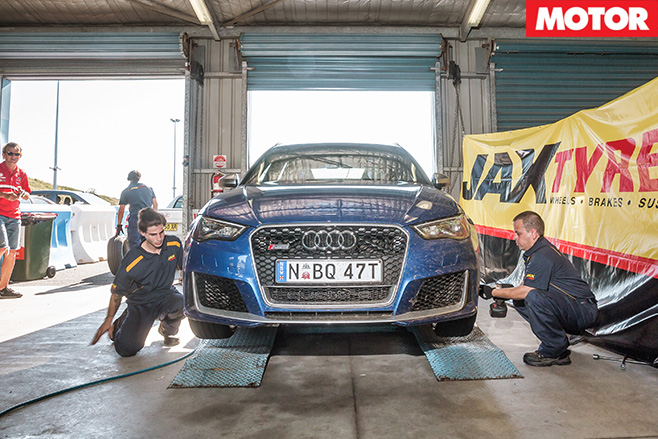 Tyre fitting
