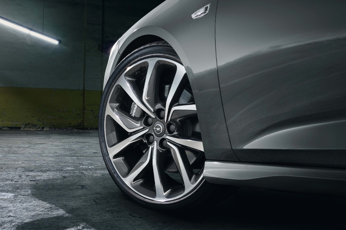 Opel Insignia GSi wheel