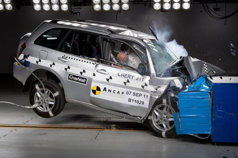 Cherry J11 crash test