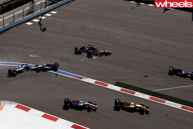 F 1-car -crash -top -view