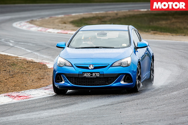 Holden astra VXR turning -front