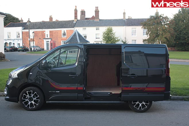 Renault -Trafic -Sport -side