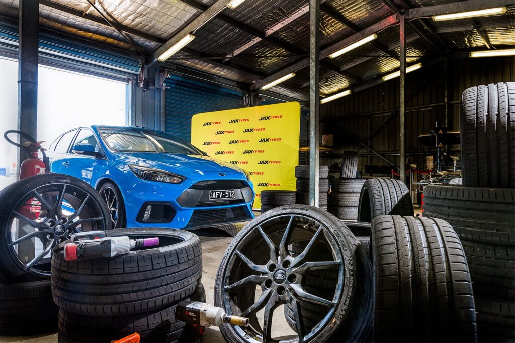 Continental wins 2017 Motor Tyre Test