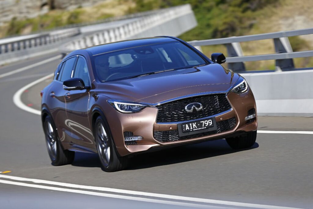 Infiniti Q30