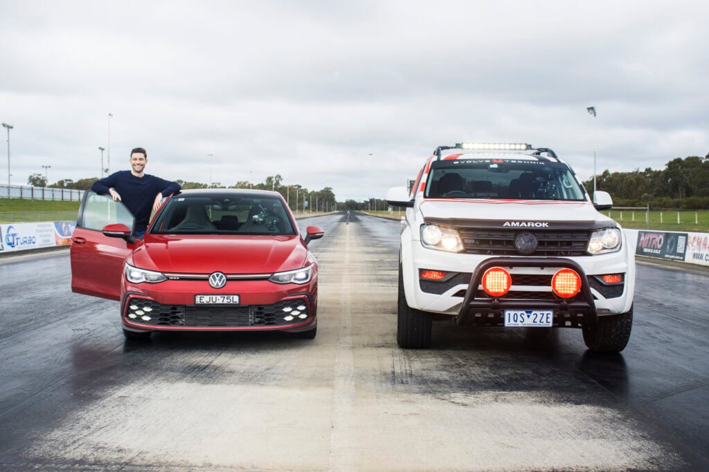 2021 VW Golf GTI v tuned Amarok drag battle
