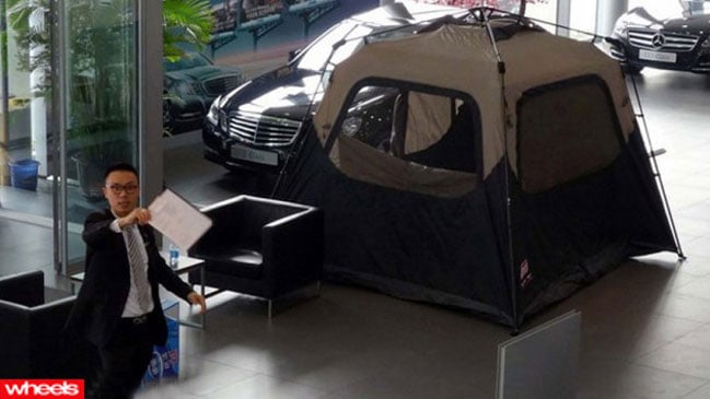 China, protest, tent, driver, Mercedes-Benz, dealer, shoddy, fed up