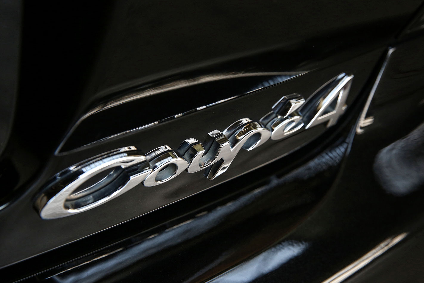 HSV Coupe 4 Branding