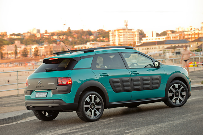 Citroen C4 Cactus Side Rear
