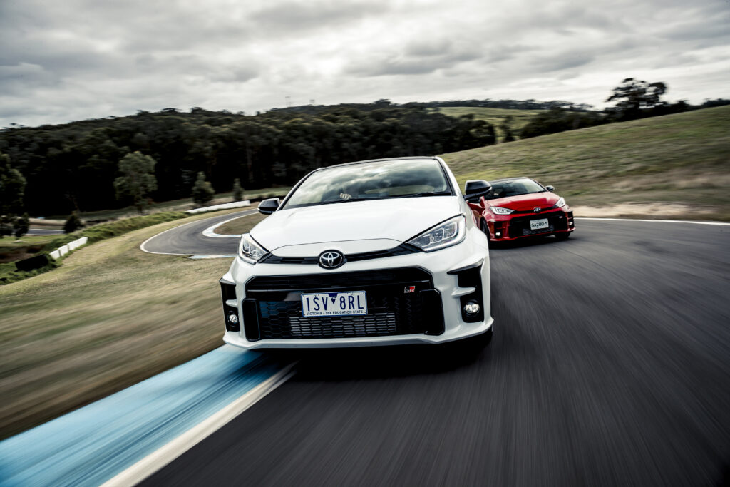 Toyota GR Yaris v Toyota GR Yaris Rallye video