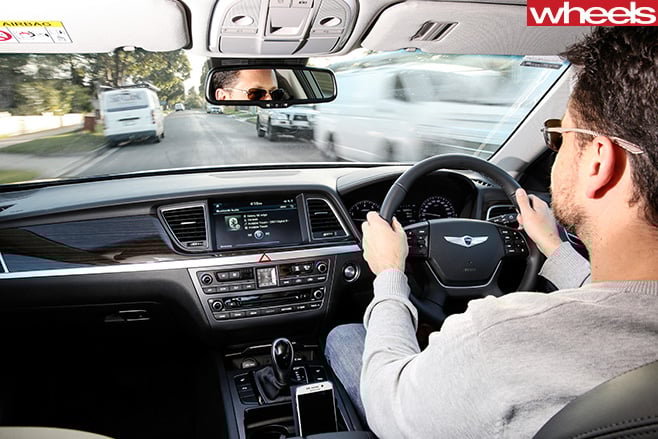 Hyundai -Genesis -interor -driving